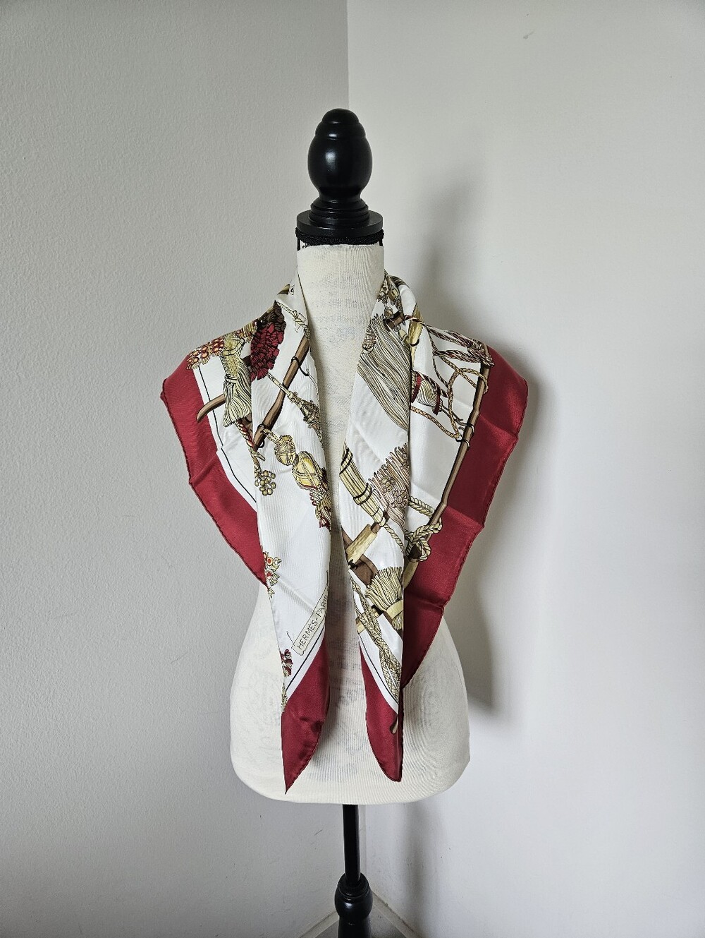 🇨🇵HERMES vintage silk scarf red/white 90X90 cm authentic made in France